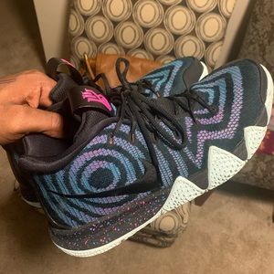 Nike Kyrie 4 "80's"